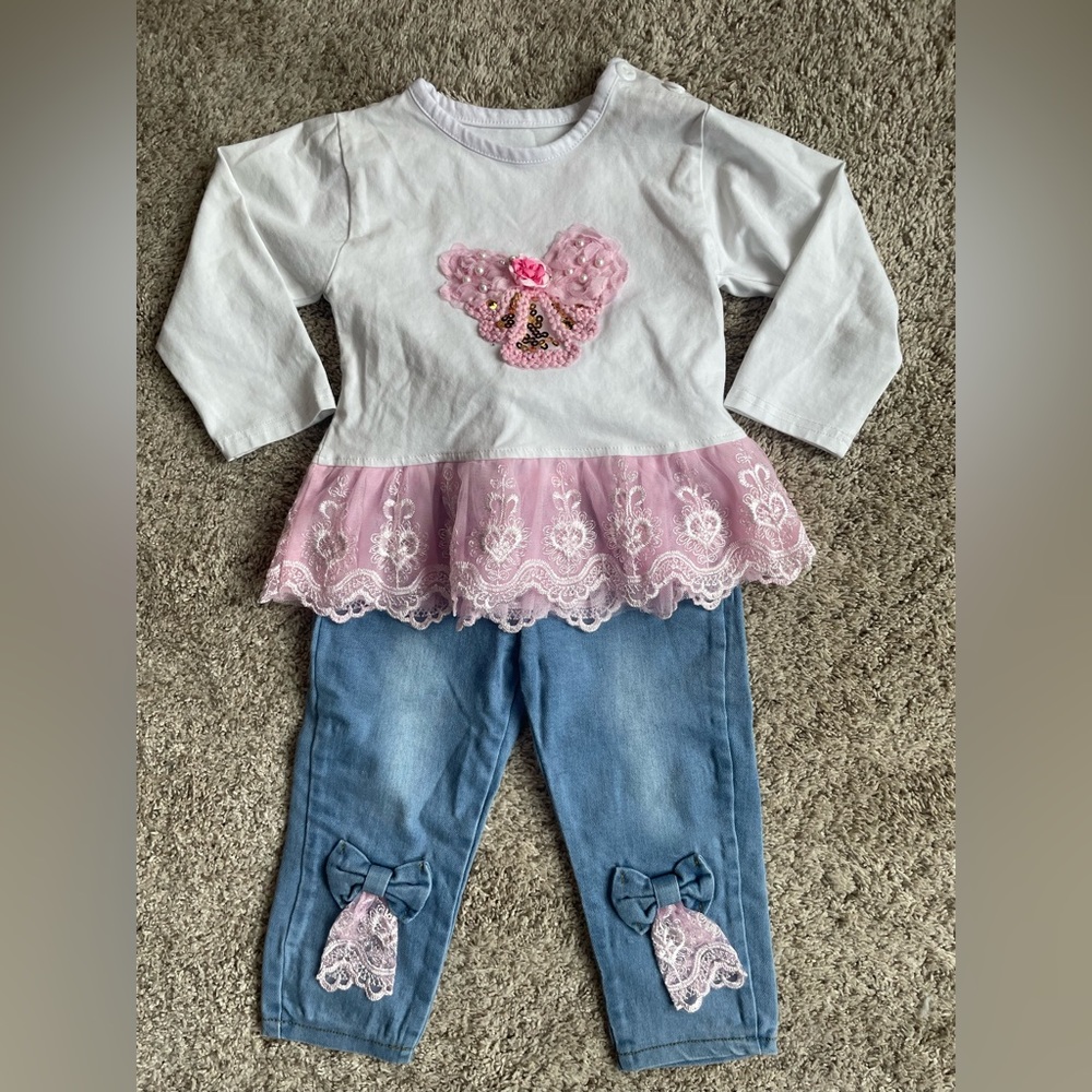 Baby girl embellished appliqué outfit
